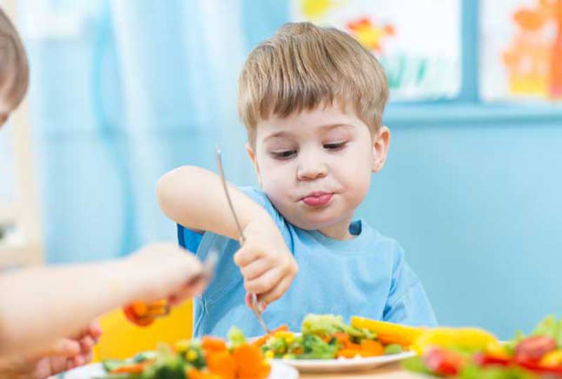 باید ها و نبایدهای تغذیه ای در کودکان بیمار