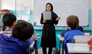 معلمان باید سالی ۲۰۰ ساعت آموزش ببینند/ به دوره اصول تدریس رسیدهایم
