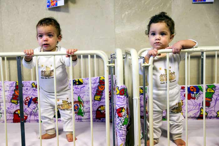کاهش چشمگیر فرزندان شیرخوارگاه‌ها همزمان با پذیرش در خانواده‌ها