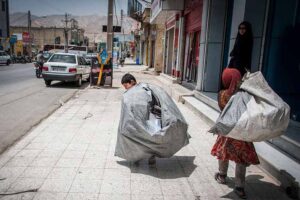 بیش از ۱۳ هزار کودک کار و خیابان در مراکز نگهداری بهزیستی خدمت دریافت میکنند