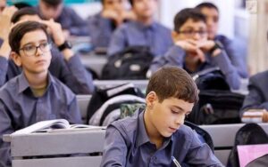 معلمان دانش‌آموزان دچار آسیب اجتماعی را شناسایی می‌کنند