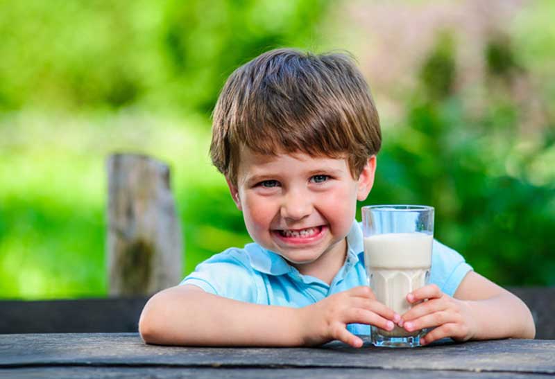 13 خاصیت یک لیوان شیر برای کودکان
