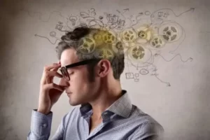 راه مواجهه با بحرانهای اجتماعی، مهارتهای خودکنترلی و تابآوری است
