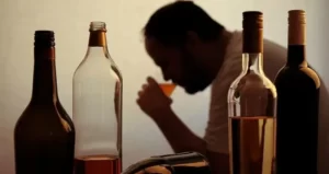 پشتپردههای اجتماعی خانوادگی در کاهش سن استفاده از الکل!