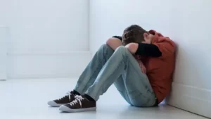 «افسردگی» در کمین نوجوانان/ علائم هشدار دهنده‌ای که خانواده‌ها باید به آنها توجه داشته باشند