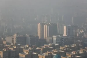تهران همچنان بر مدار آلودگی؛ شاخص آلودگی هوا بر روی عدد ۱۳۷