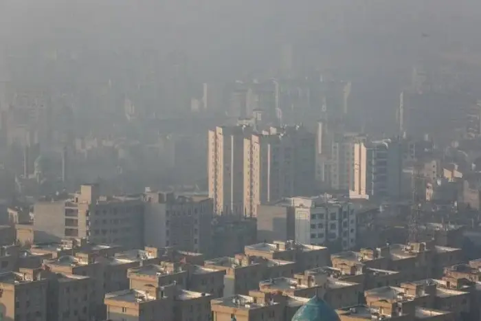 تهران همچنان بر مدار آلودگی؛ شاخص آلودگی هوا بر روی عدد ۱۳۷