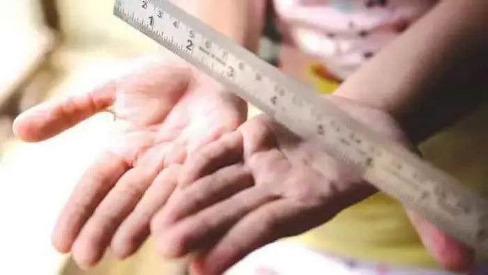 خشونت علیه دانش‌آموزان را به اورژانس اجتماعی اطلاع دهید