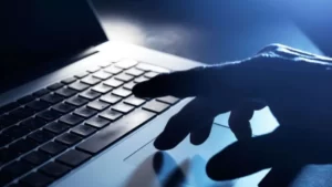 جعل هویت بازیگر و کلاهبرداری اینترنتی