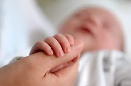 بخشنامه وزارت بهداشت درباره توجه ویژه به سلامت مادران باردار در زمان بحران