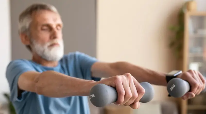 فواید فعالیت بدنی منظم در سالمندان