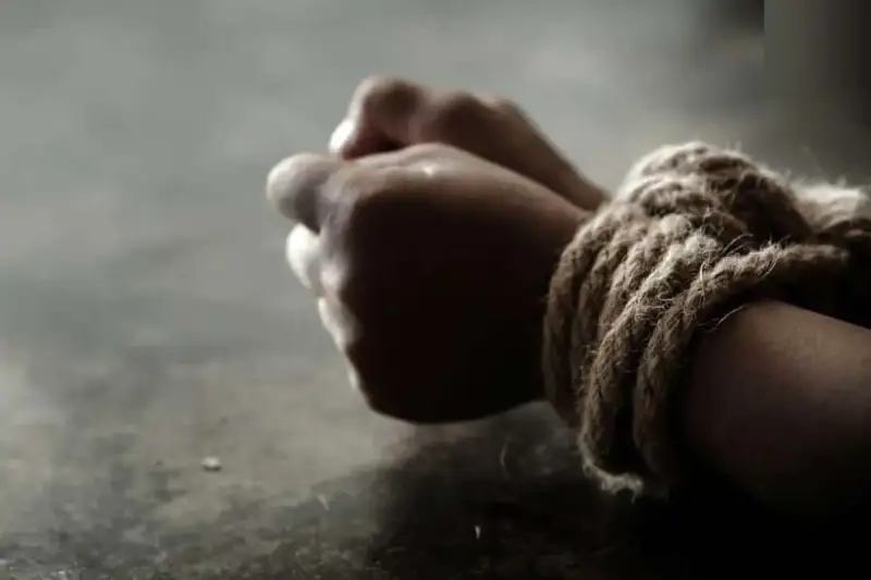 ربودن و زندانی کردن زن جوان به خاطر پر کردن تنهایی